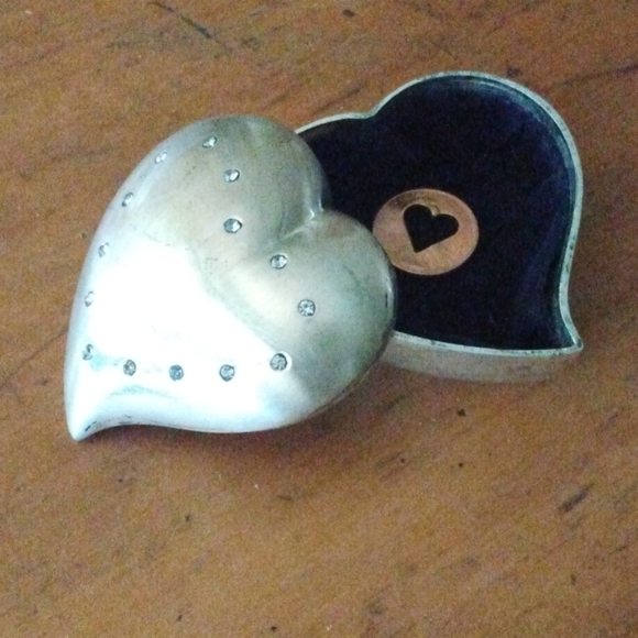 Sheridan Sliver Plated Ringholder - Picture 2 of 2